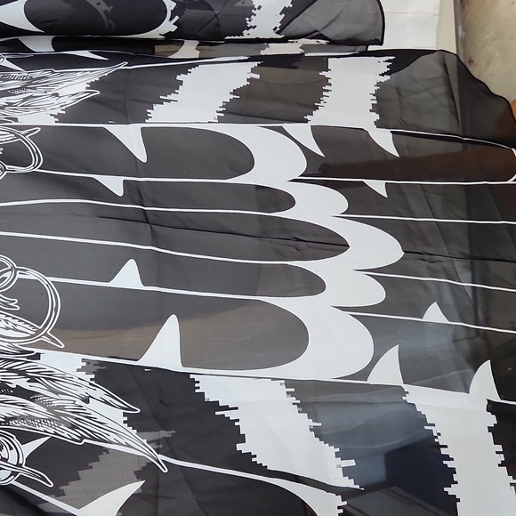 Butterfly Cape - Picture 3 of 5